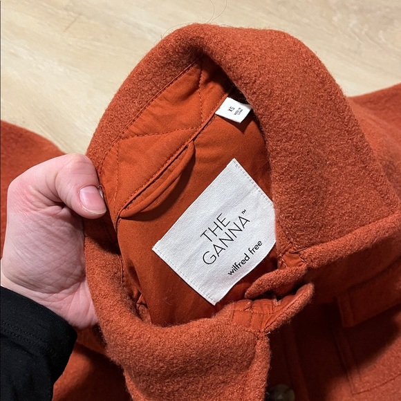 Wilfred The Ganna Cropped Shirt Button-Up Jacket - Picture 4 of 7